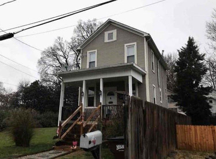 1st image of 711 Front St