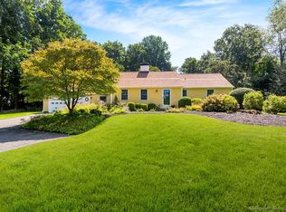 15 Dorset Ln, Brookfield, CT 06804