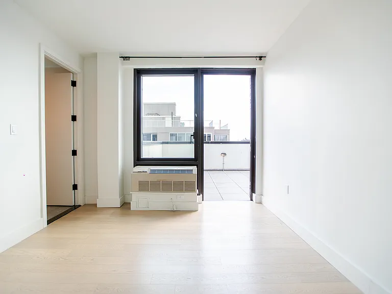 635 4th Ave #1102 — Photo 4