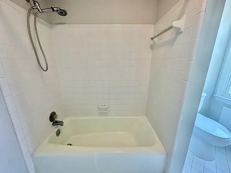 703 Kentland Dr — Photo 32