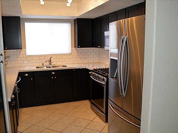 3rd image of 1217 Gallery Shores Dr