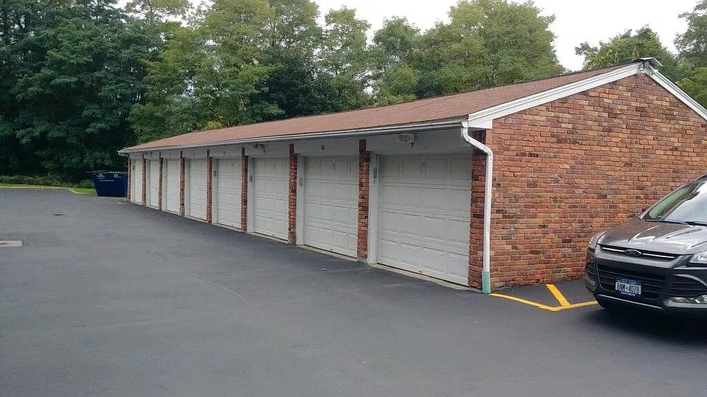 2 bed, 950 sqft, $1,600 — Photo 4