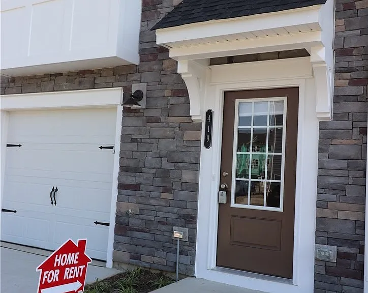 419 Burden Dr — Photo 3