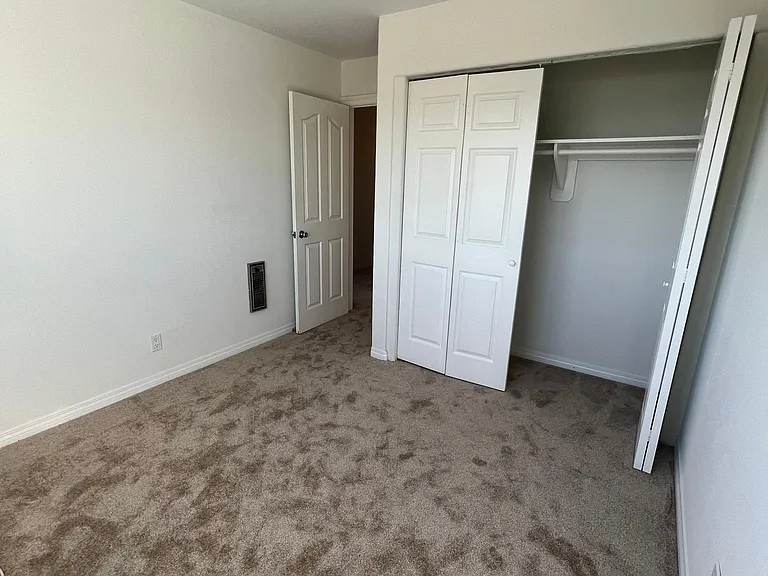 4015 Crown Point Dr #P6 — Photo 17
