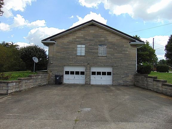 4th image of 211 Magnolia Dr