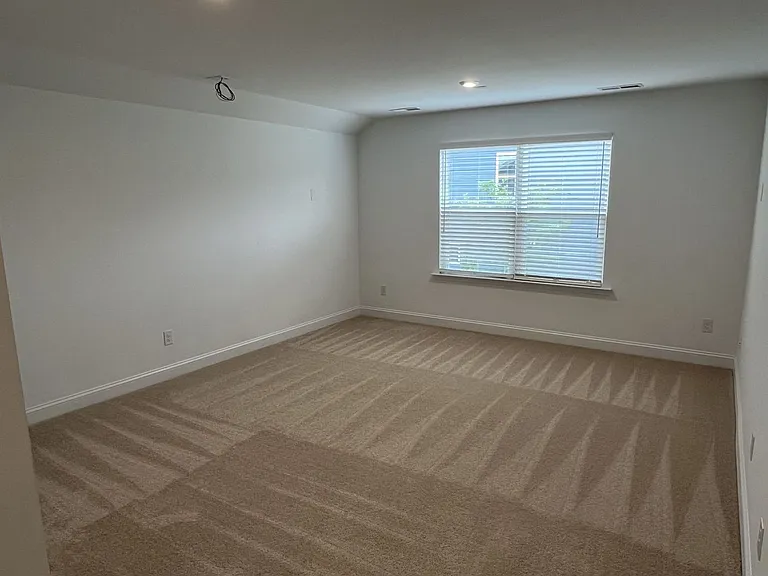 616 Southstone Dr — Photo 40