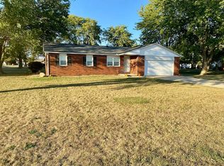 10 Roley Ests, Sullivan, IL 61951