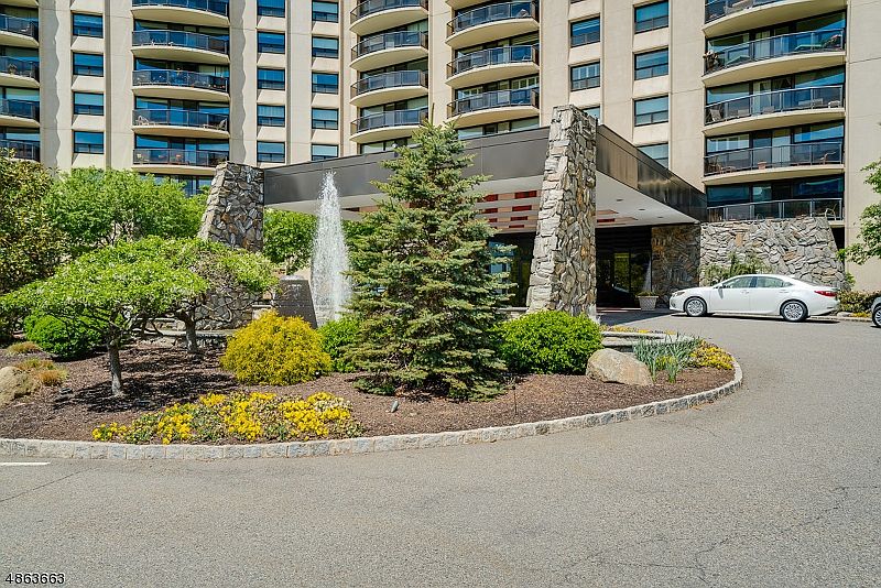 1st image of 2 CLARIDGE DR 7JE