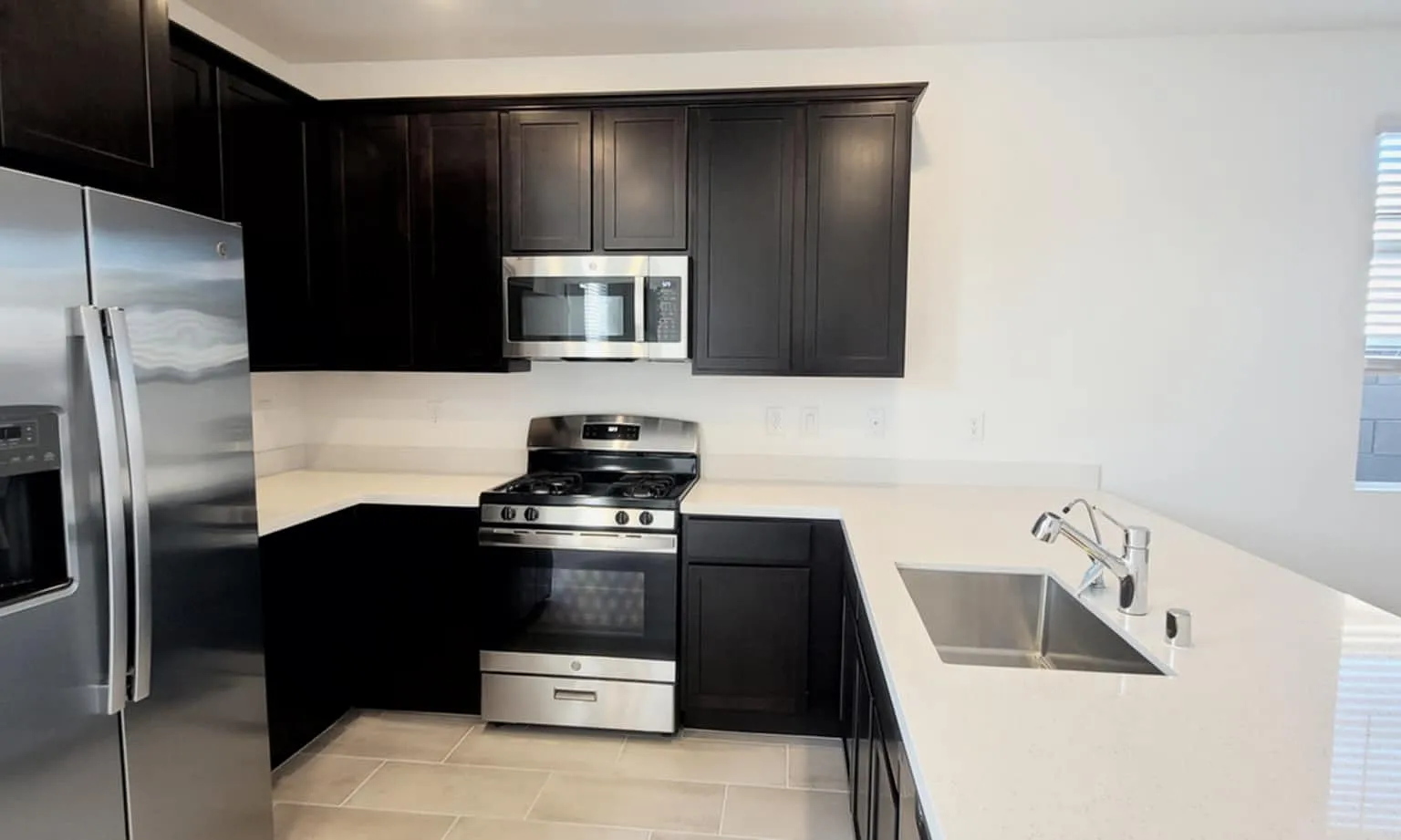 Sequoia Ridge Ave, Las Vegas — Photo 1