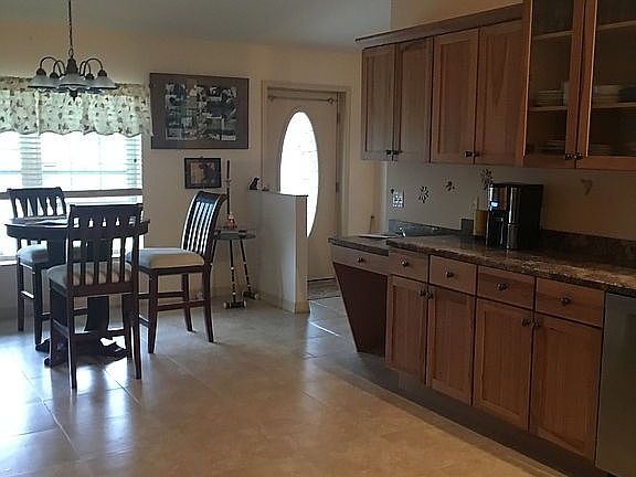 4th image of 314 Deerfield Glen Dr