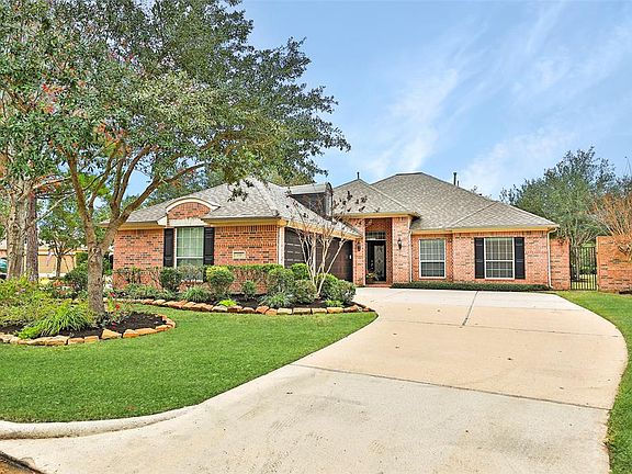 Welcome to the Highlands section of master planned community Gleannloch Farms. This home has been updated with superior quality products and features a hard-to-find 3 car garage with golf course views! Easy to add that pool or cabana to this home! Mu