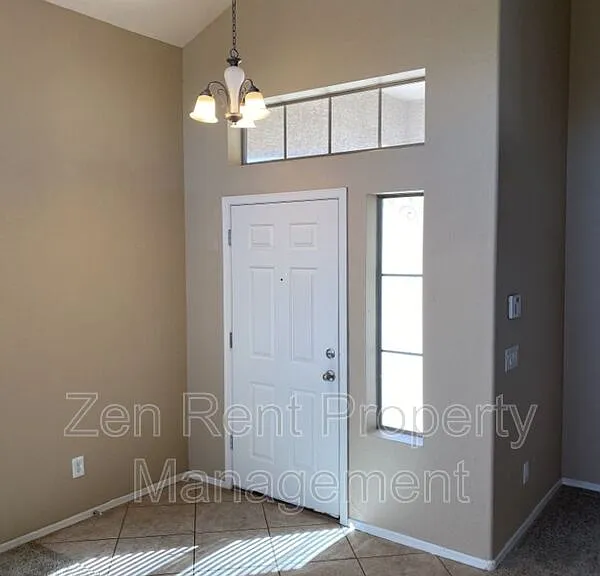 2541 W Canyon Way — Photo 2