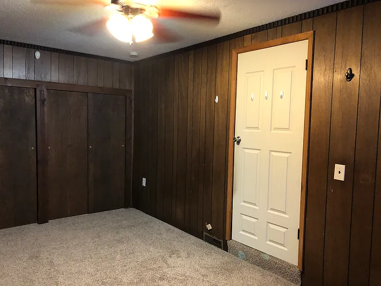 1208 E Hurd St — Photo 9