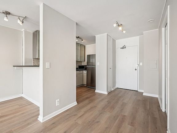 5th image of 5455 N Sheridan Rd APT 2807