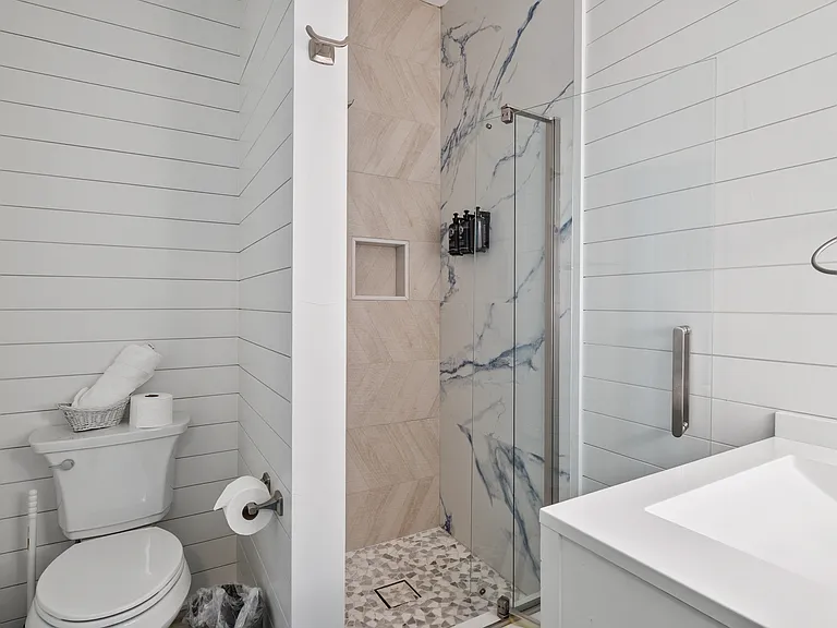 204 Sandstone St — Photo 15