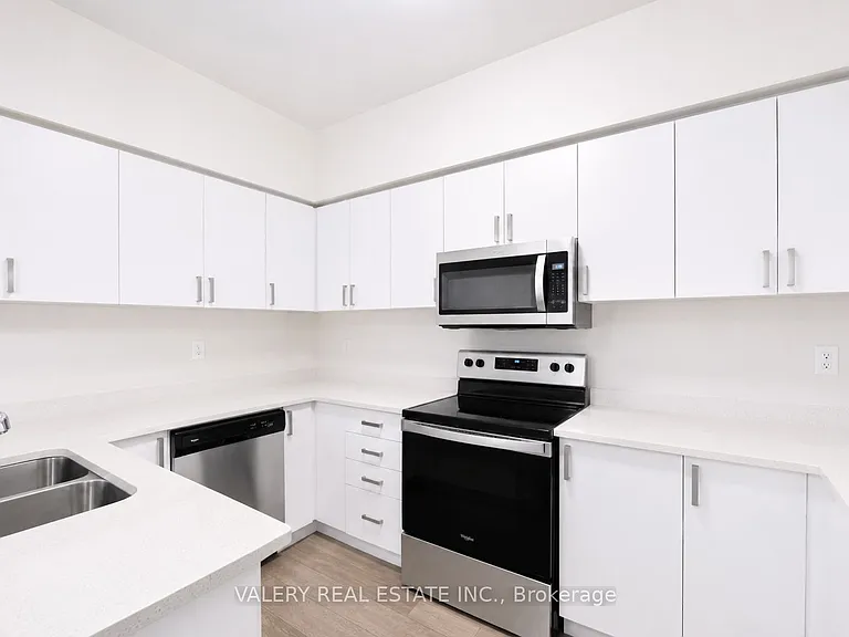 20 Woodstream Dr #15 — Photo 5