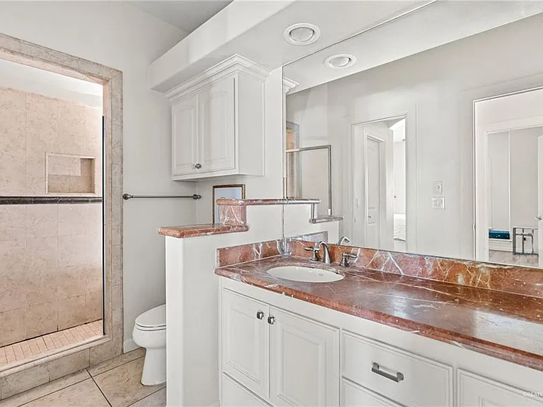3837 S D St — Photo 10