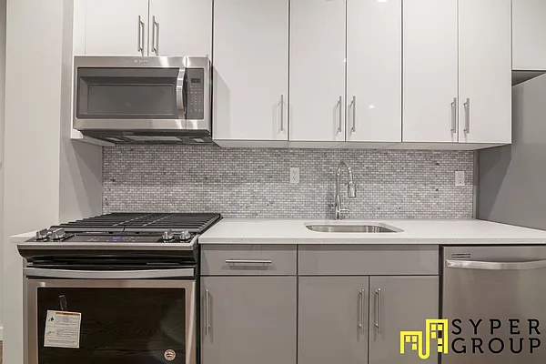 Rented by The Syper Group | media 29