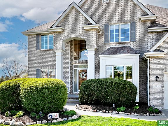 2nd image of 3905 Birchwood Dr
