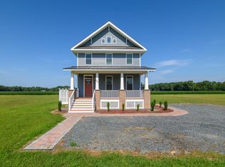 56 Hill St, Onancock, VA 23417
