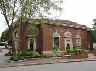 61 Pleasant St, Marblehead, MA 01945