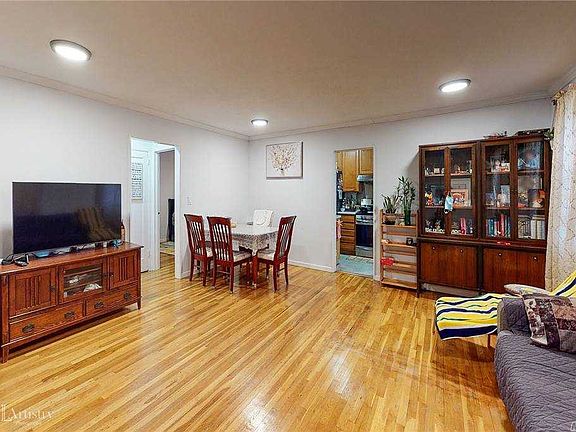 2nd image of 17-11 Utopia Pkwy #2209
