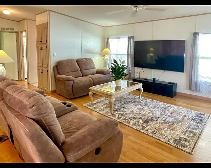 6812 Coconut Grove Cir — Photo 3