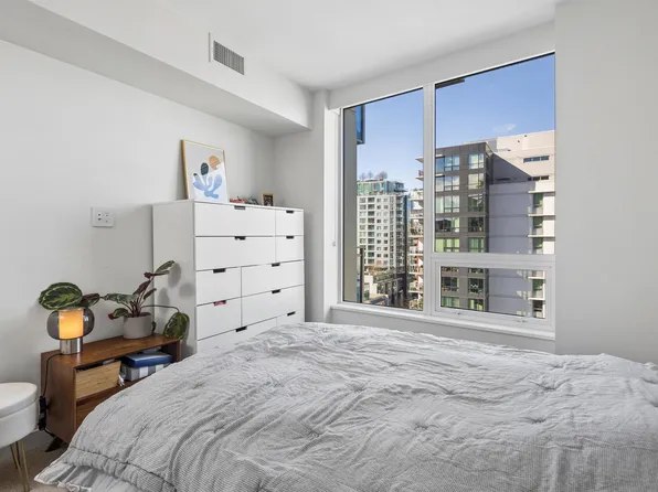 111 E 1st Ave #1209, Vancouver, BC V6A 0E9
