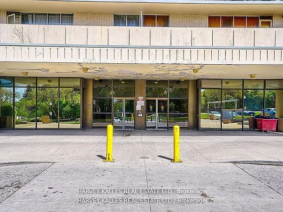 3rd image of 2000 Sheppard Ave W #505