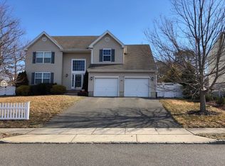 32 Avalon Ave, Barnegat, NJ 08005