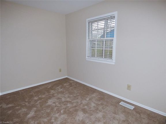 4th image of 5203 Amberhill Dr