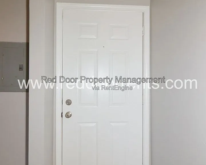 1337 E Market St #9 — Photo 11