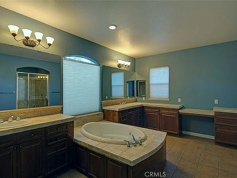 4520 Garden City Ln — Photo 19