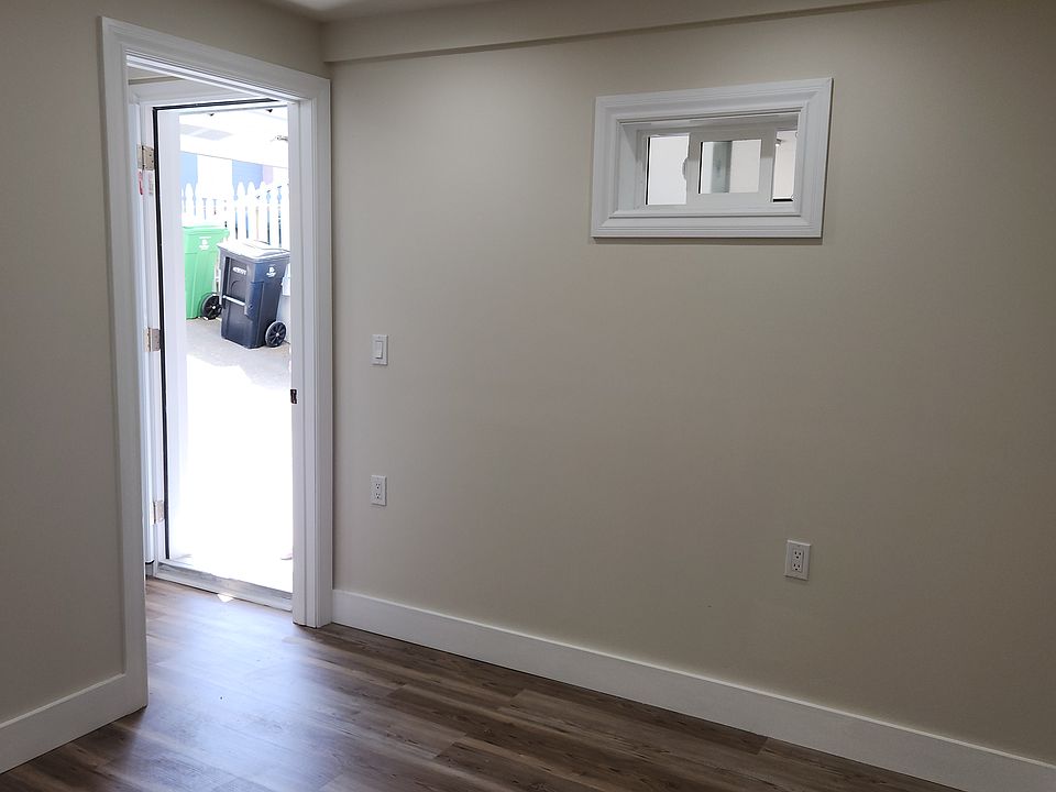 1st image of 2371 30th Ave #1
