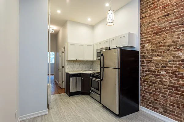 Rented by Nooklyn NYC LLC | media 8