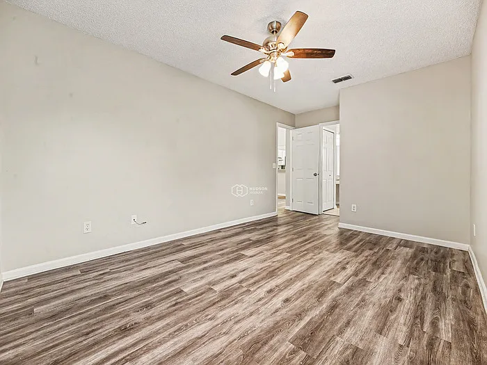 1664 Hudderfield Cir W — Photo 9