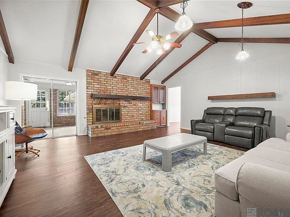 2nd image of 1369 Crescent Dr