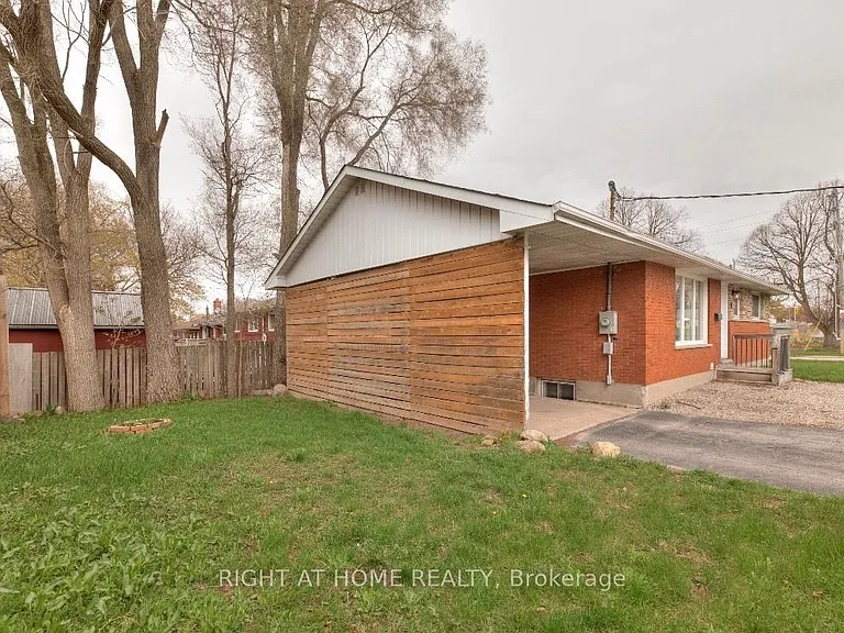 484 Speedvale Ave E #UPPER — Photo 2
