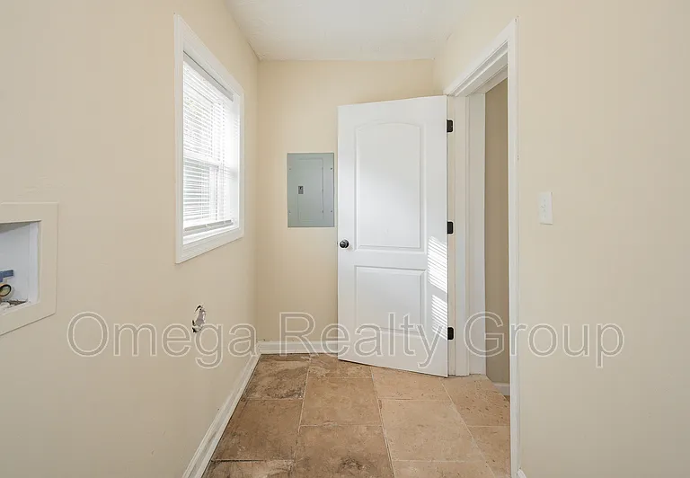 1808 Wilson Dr — Photo 22