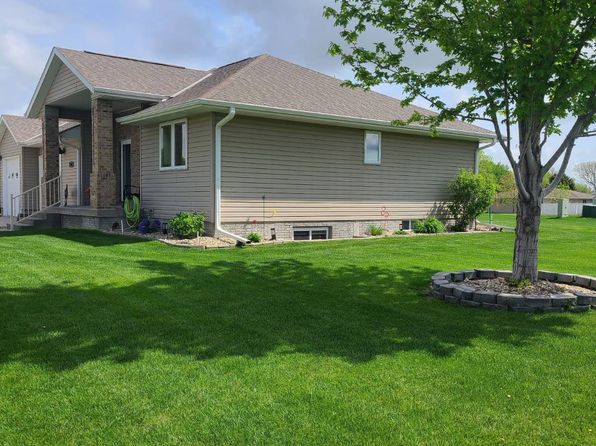 110 Bruce Cir, Saint Paul, NE 68873