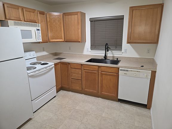 3rd image of 3174 Hawks Prairie Rd #A