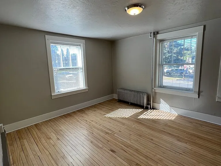 Blackmore Apartments — Photo 4