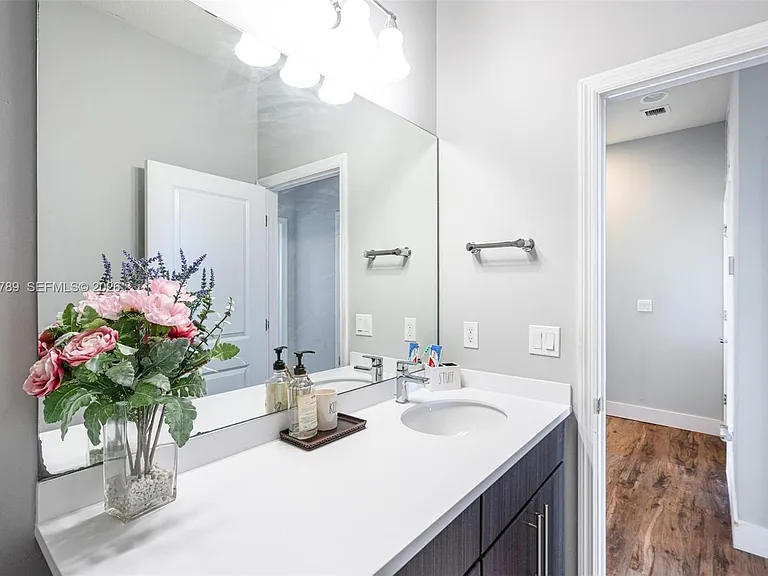 3944 Poinciana Ln #3944 — Photo 23