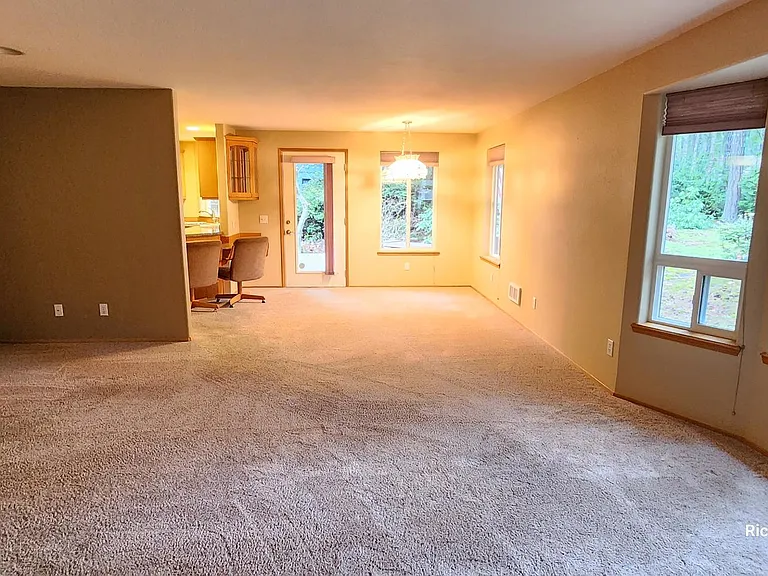 701 E Road Of Tralee — Photo 8