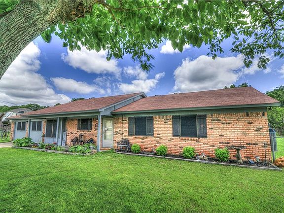 3rd image of 4005 Mountain Vista Dr