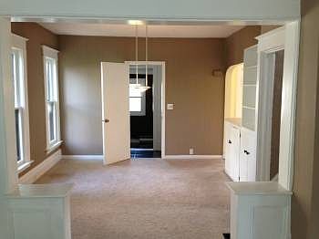 3rd image of 708 Croswell Ave SE