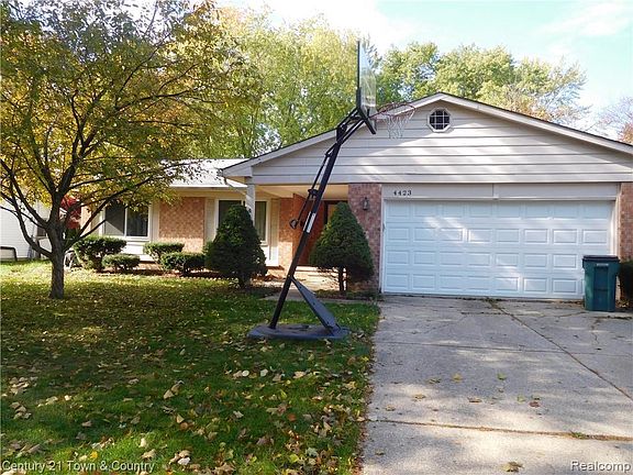 2nd image of 4423 Cypress Dr