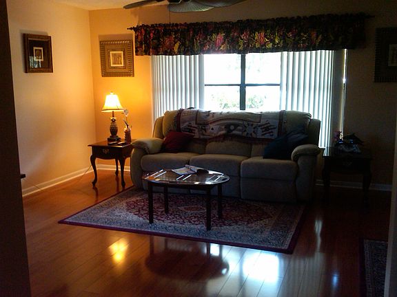 3rd image of 270 SW South River Dr APT 103
