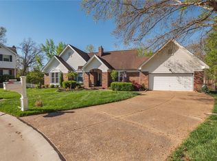400 Savannah Ridge Dr, Saint Charles, MO 63303