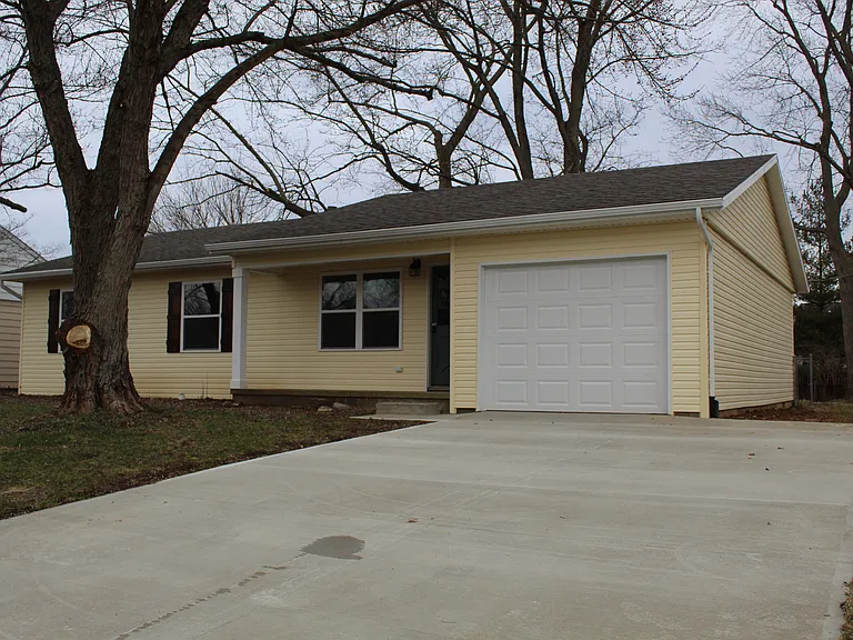707 Elm Dr — Photo 12